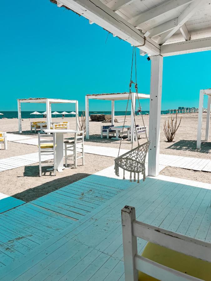 Victory Mamaia