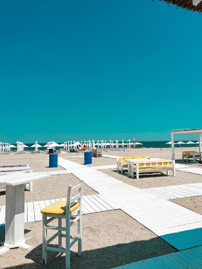 Victory Mamaia